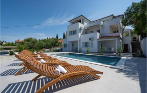 Nice Apartment In Murter With Wifi